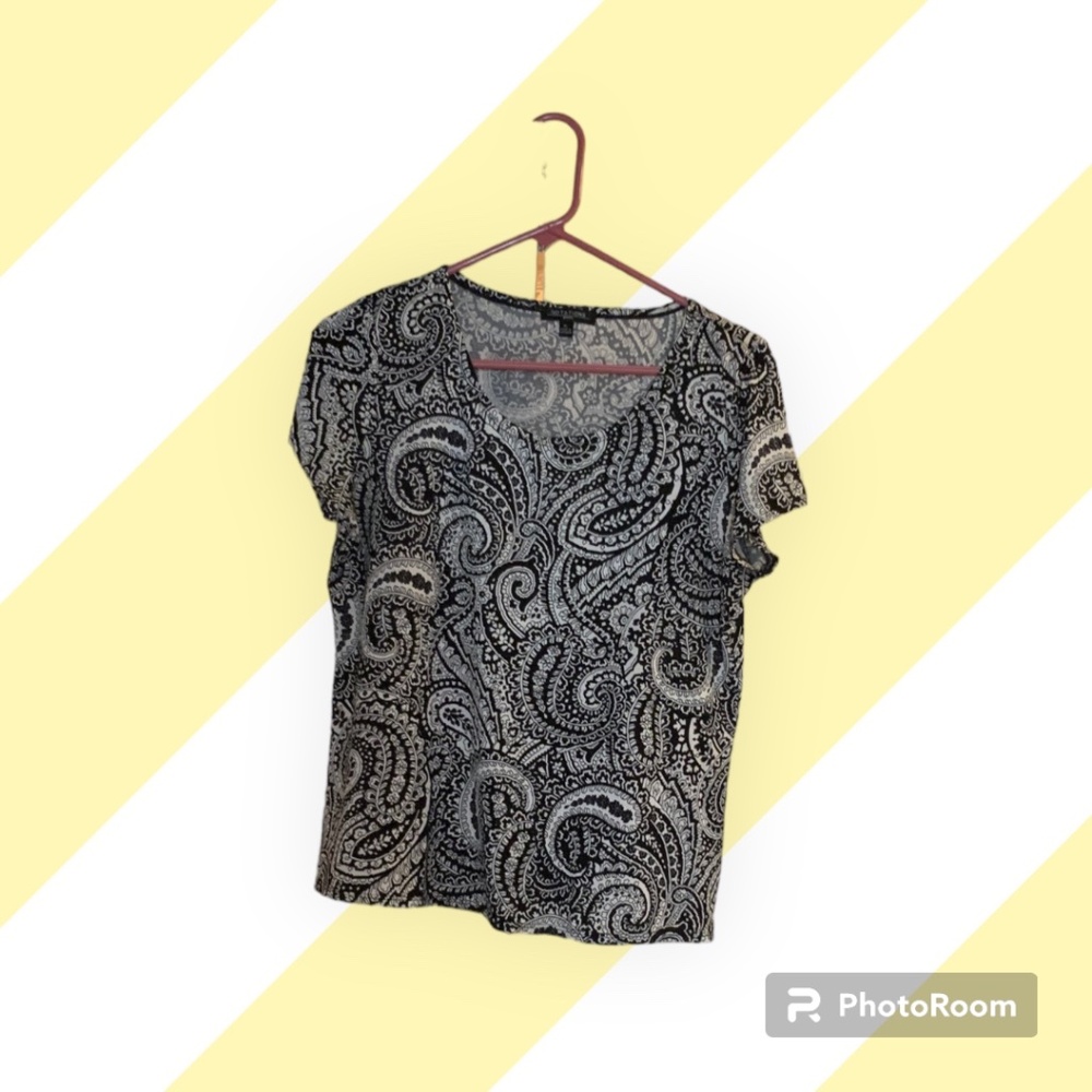 Women’s Notations top Size PL , Black and White with Cap sleeves